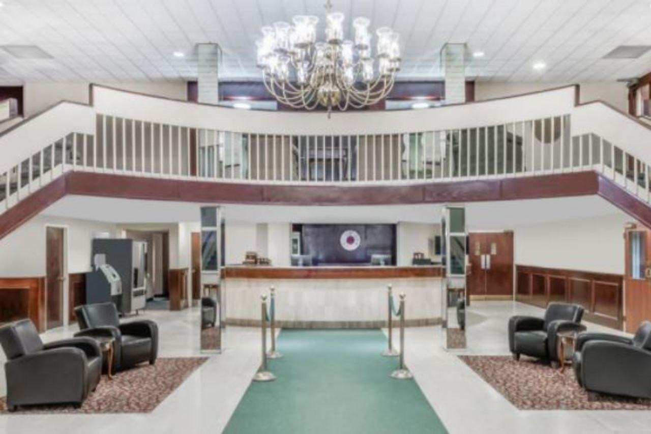 Ramada by Wyndham London Hotel Bagian luar foto