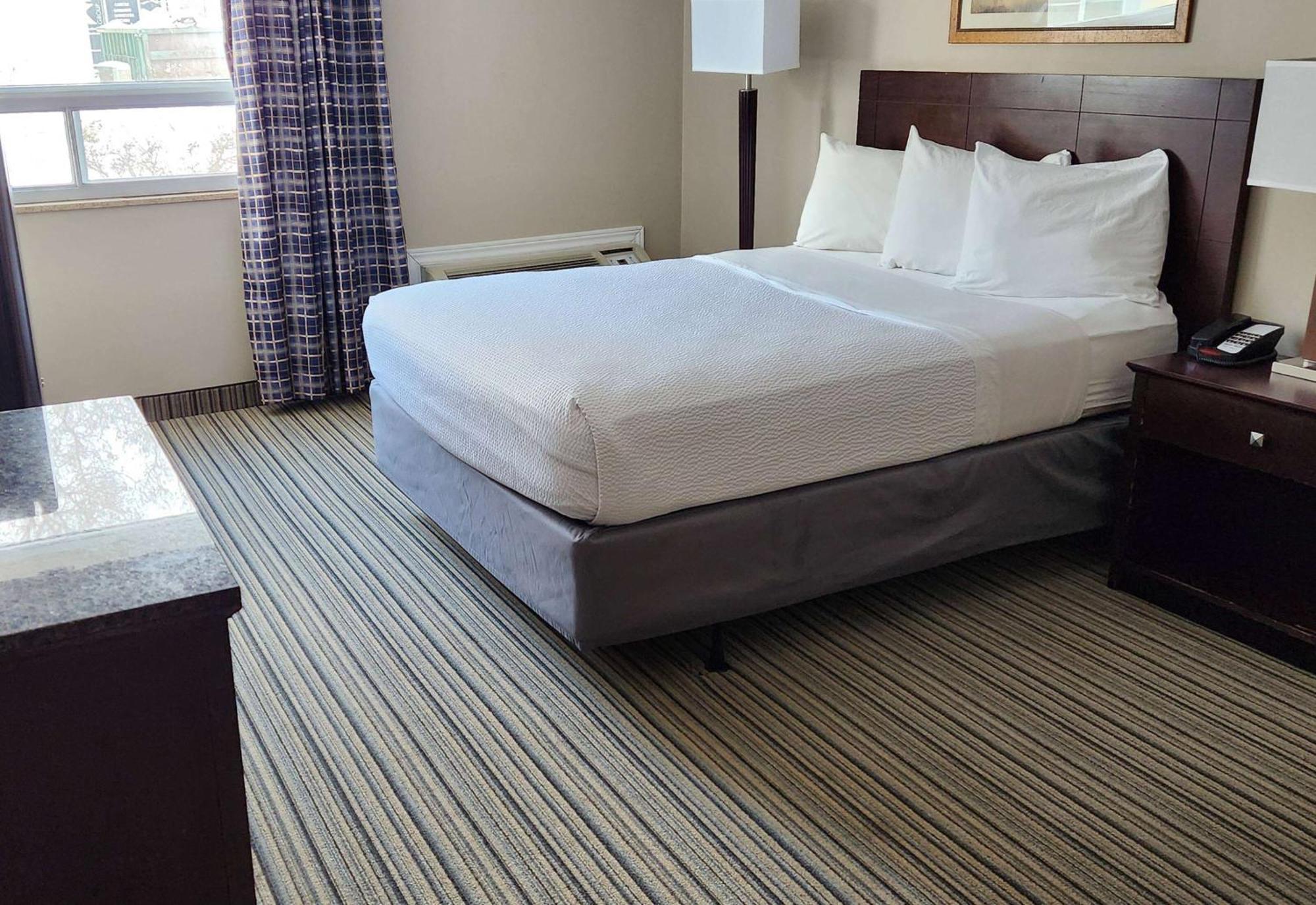 Ramada by Wyndham London Hotel Bagian luar foto
