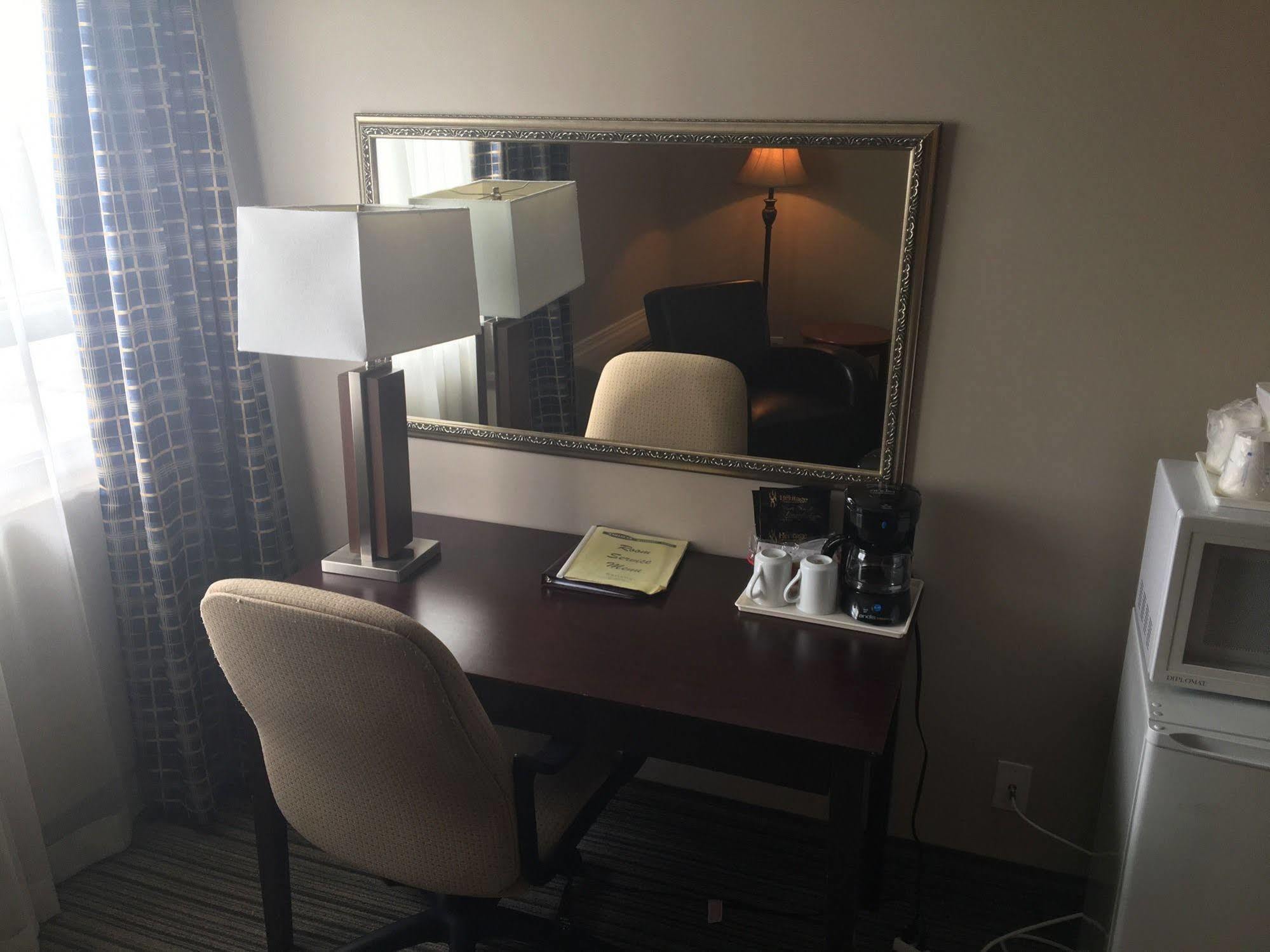 Ramada by Wyndham London Hotel Bagian luar foto